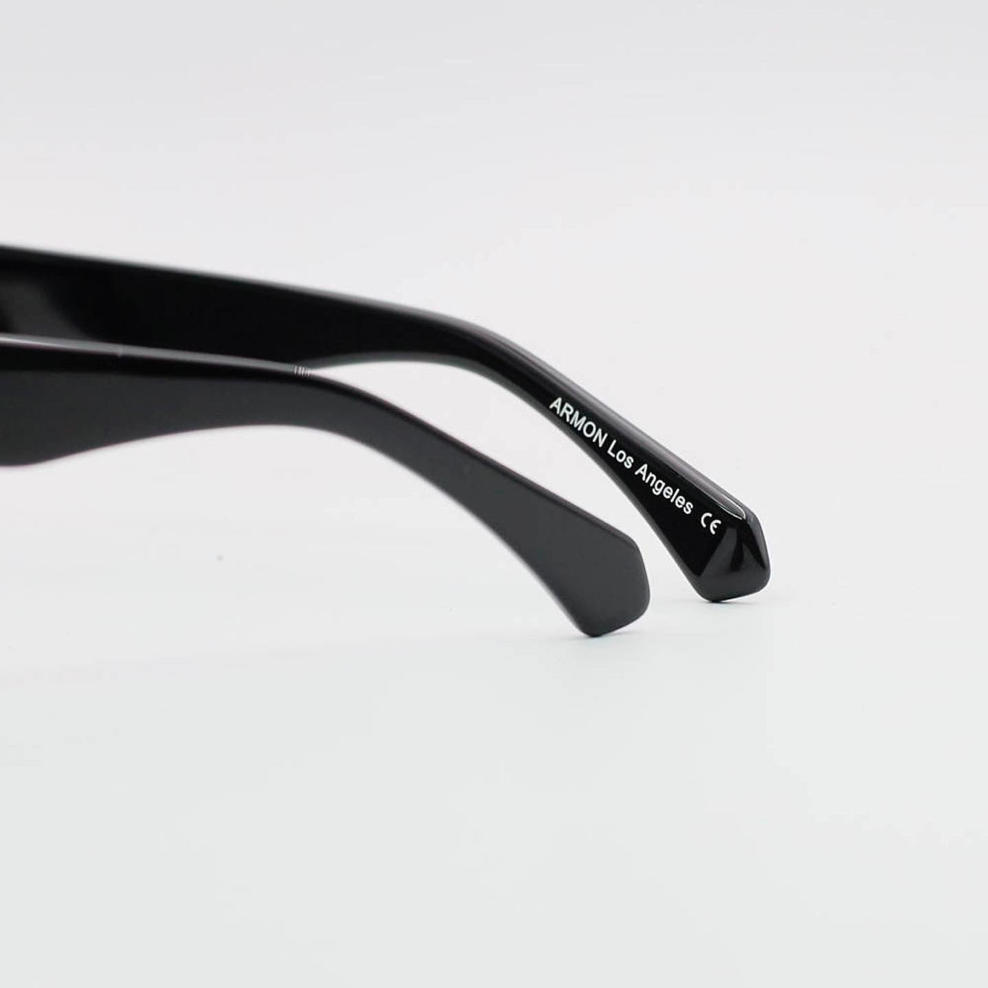 𝐴𝑅𝑀𝑂𝑁 Sun Glasses